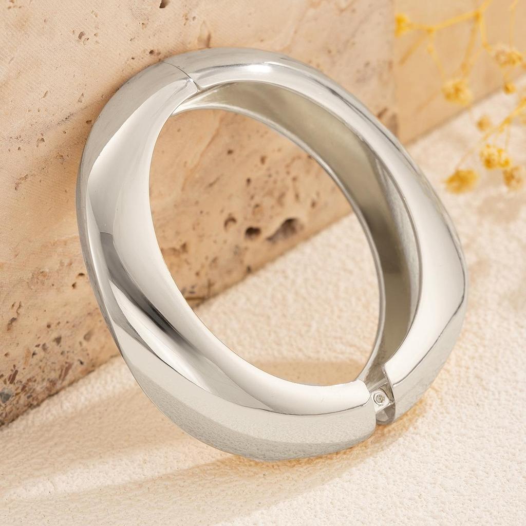 Oregelbundna Grova Tunga Pärlarmband för Kvinnor Lyxig Stil Gotisk Punk Bred Metallisk Armring Geometrisk Pulseras Mujer Mode Smycken Gåvor