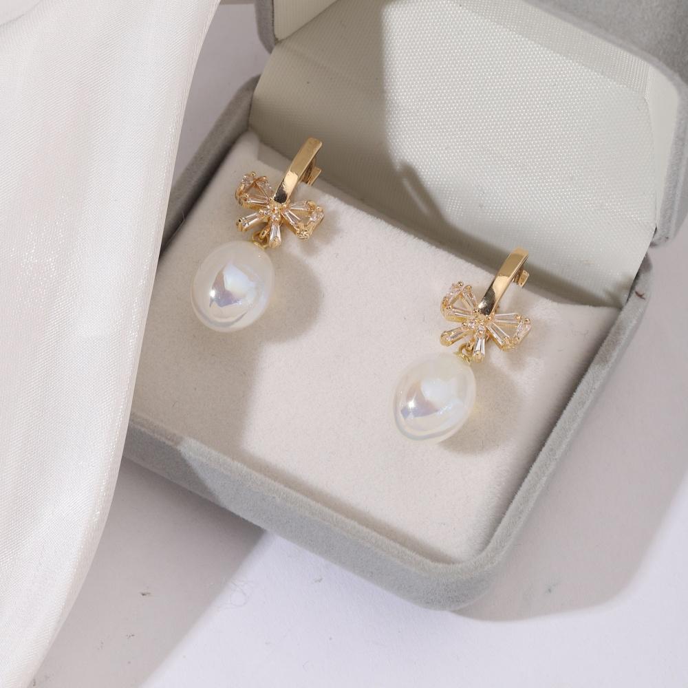 1 pár třpytivých kulatých/oválních imitací perly Visací náušnice pro ženy Motýlek s kubickou zirkony Svatební doplňky