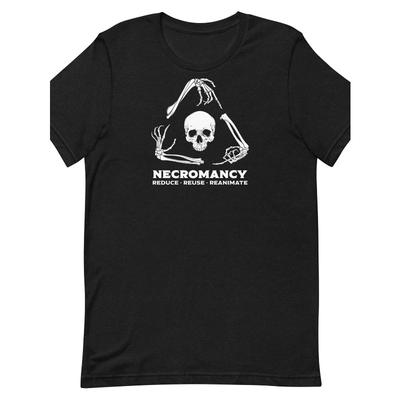 Europäische Größe 's Offiziell inspiriertes D&D Nekromantie Zauberspruch T-Shirt - Schwarz & Weiß Skelettmagier & Nekromantie Zaubersprüche