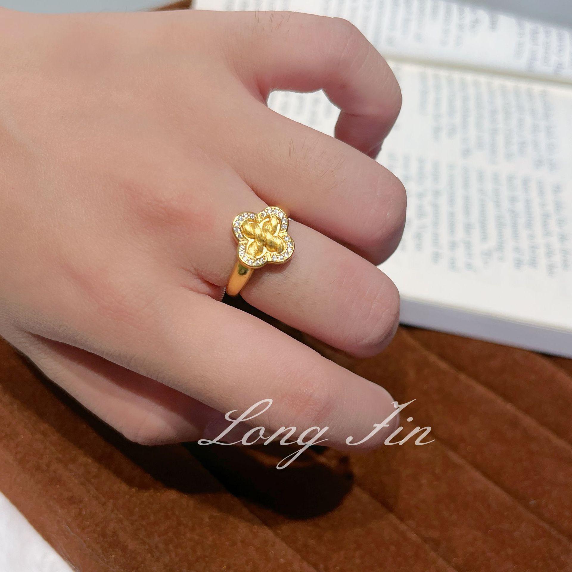 Tonggufa Wire Vine Four-Leaf Clover Necklace Female Niche Design Sense Diamond-Encrusted Lucky Grass Collarbone Chain