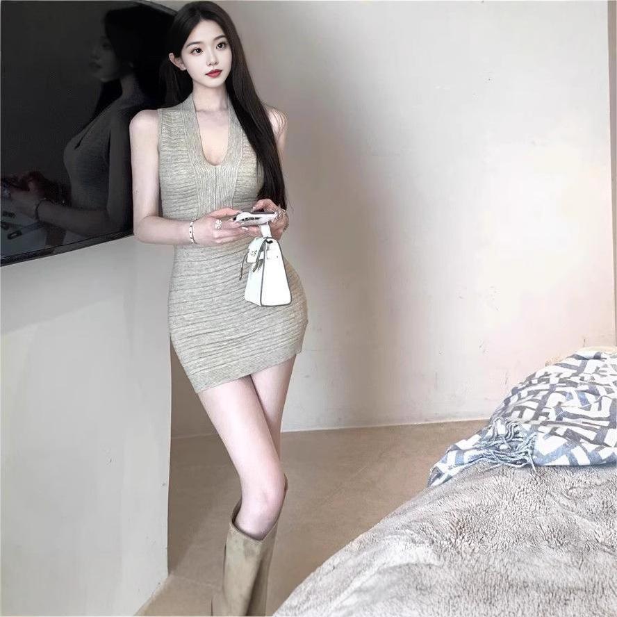 2026 pure desire wind v-neck knitted vest dress women's summer tight short skirt sexy waist hip skirt tide