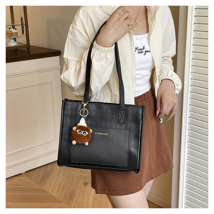 

[Light Luxury New] 26 Versatile Letters Large Capacity Trendy Fashion Textured Bags Handbag Crossbody Shoulder Bag length 29cm, thickness 10cm, height 23cm