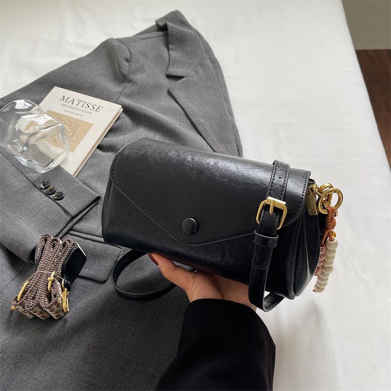 

Сумка высокой ценности женская 2025 новая нишевая сумка-мессенджер в иностранном стиле модная высокая ценность иностранный стиль простая маленькая квадратная сумка чёрный