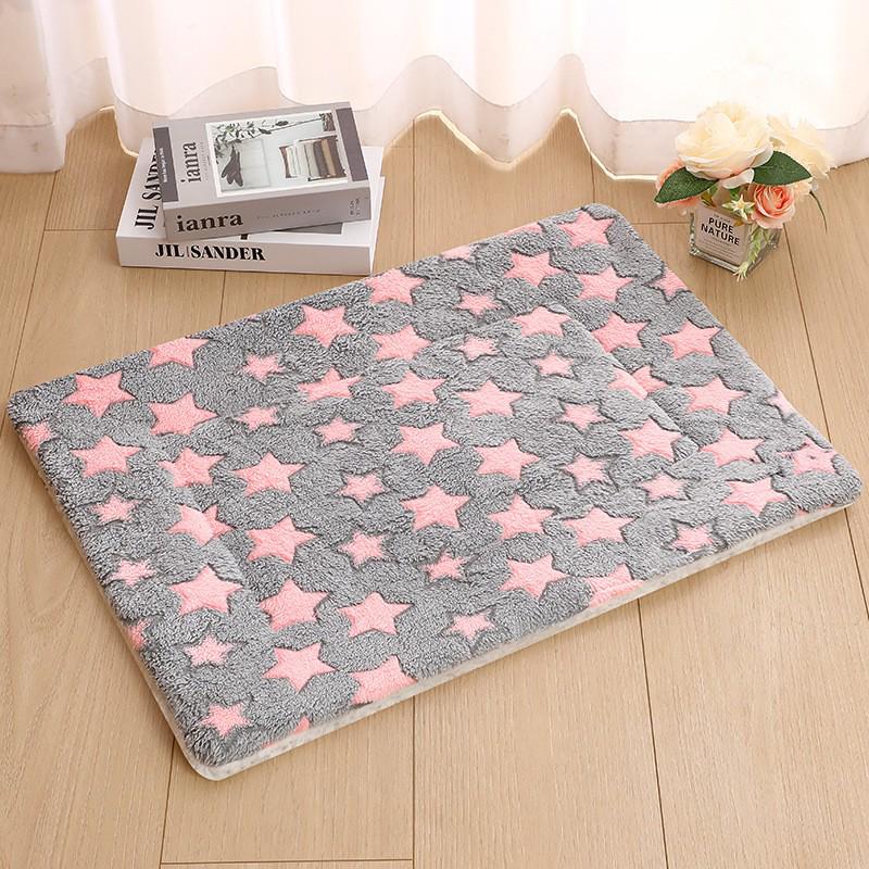 Four Seasons Thickened Plush Pet Mat: Cozy Bed & Blanket for Cats and Dogs