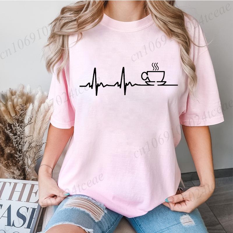 KAFFE EKG EKG Tryck T-shirt Män Kvinnor Ny Mode T-shirt Rolig Casual T-shirt Sommarmode KOFFEIN MEME Estetiska T-shirts