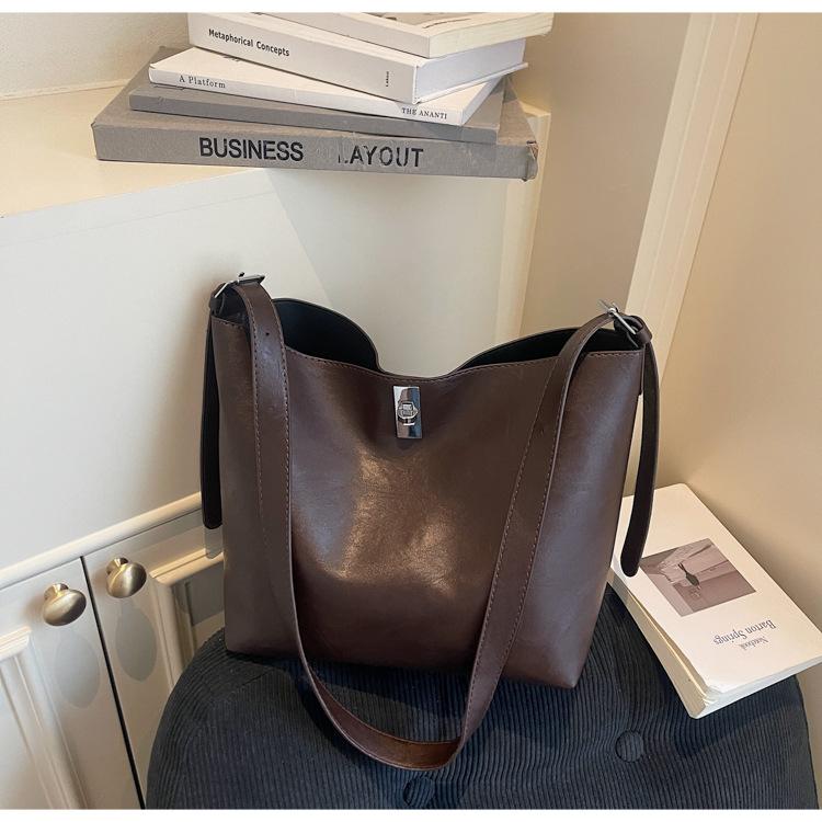 

2025 solid color new high-end large-capacity tote bag bucket bag women s fashion shoulder messenger bag mother and child bag women s