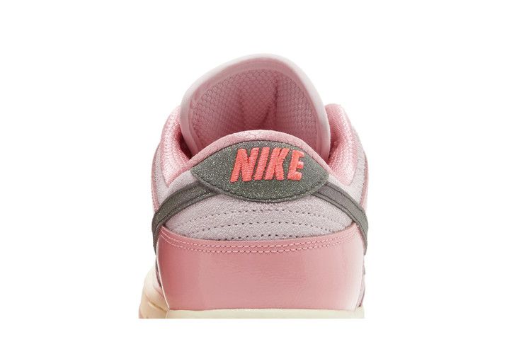 Women's Sneakers Nike Dunk Low LX Barbie (Women's) Pink Foam/Pale Vanilla/Black/Lotus Pink