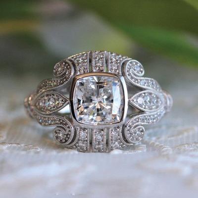 Vintage Women Ring Solitaire Cubic Zircon Anniversary Present for Wife Gothic Pattern Girls Addicted Ring New Come