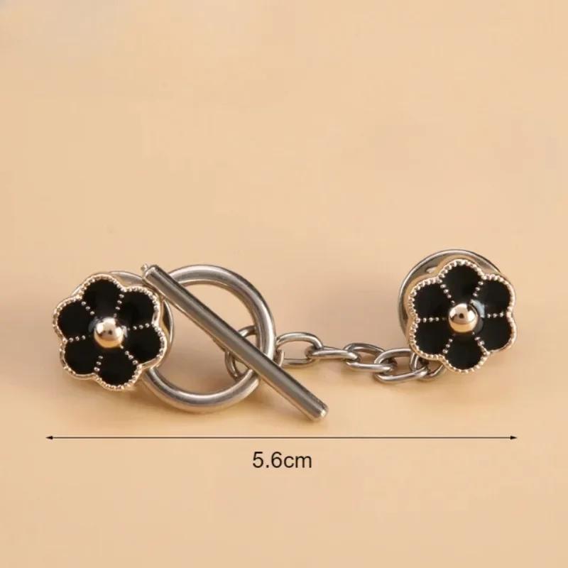 Metall Anti-Licht Brosche Abnehmbare Kleidung Nähfreie Druckknöpfe Mode Cardigan-Clip für Damen Mädchen Pulloverkragen Fixierte Brosche