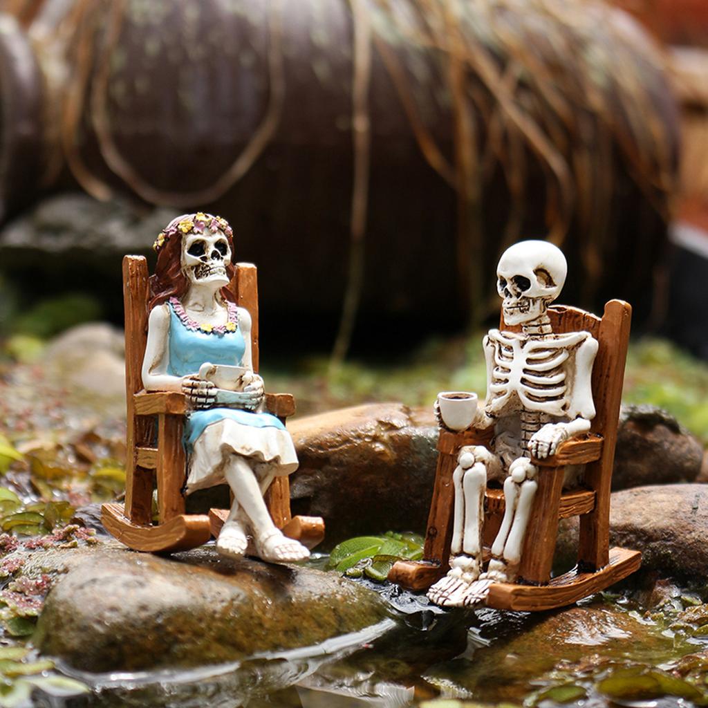 1 Pair Resin Skull Rocking Chair Halloween Decor Outdoor Ornament for Coffee Shop Home Decoration Perfect for Party Garden