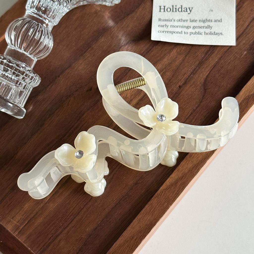 

Large Floral Hair Claw Clip With Sparkling Rhinestones For Stylish Updos And Casual Looks Clear White