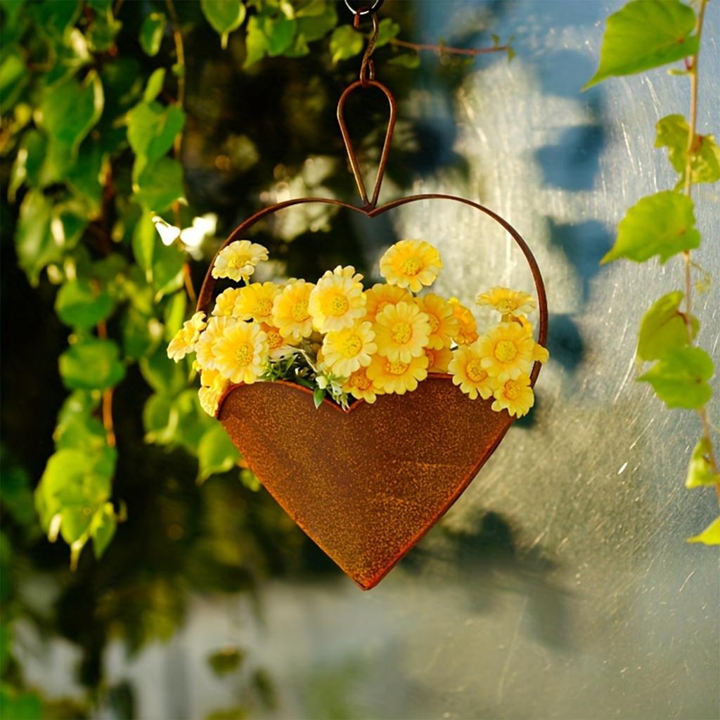 Decorative Plant Hanging Holder Heart Shape Hanging Planter Pot with Hook for Enhancing Indoor and Outdoor Decoration