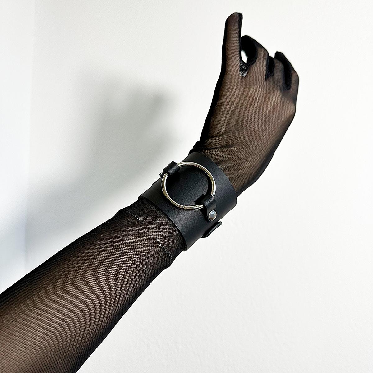 

Minimalist Fashion Female Black Bracelet With O-Ring Decoration For Summer Outfits Music Festival Accessory