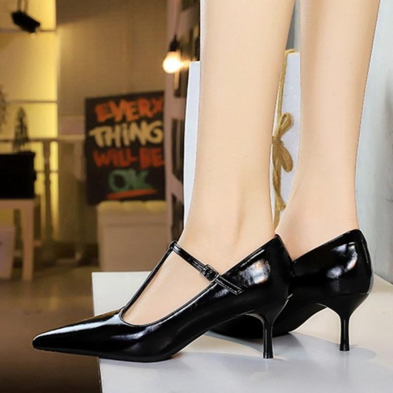 Fashion Retro T-Buckle Pointed High Heels for Women's Solid Color Light Mouth Thin Heels Single Shoes Banquet Temperament Women's Shoes