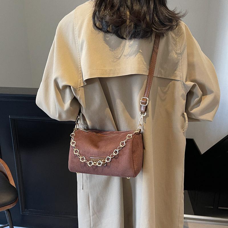 Textured Small Bag Women's 2025 Winter New Fashion Soft Leather Pillow Bag Ins Contrasting Color Splicing Shoulder Messenger Bag