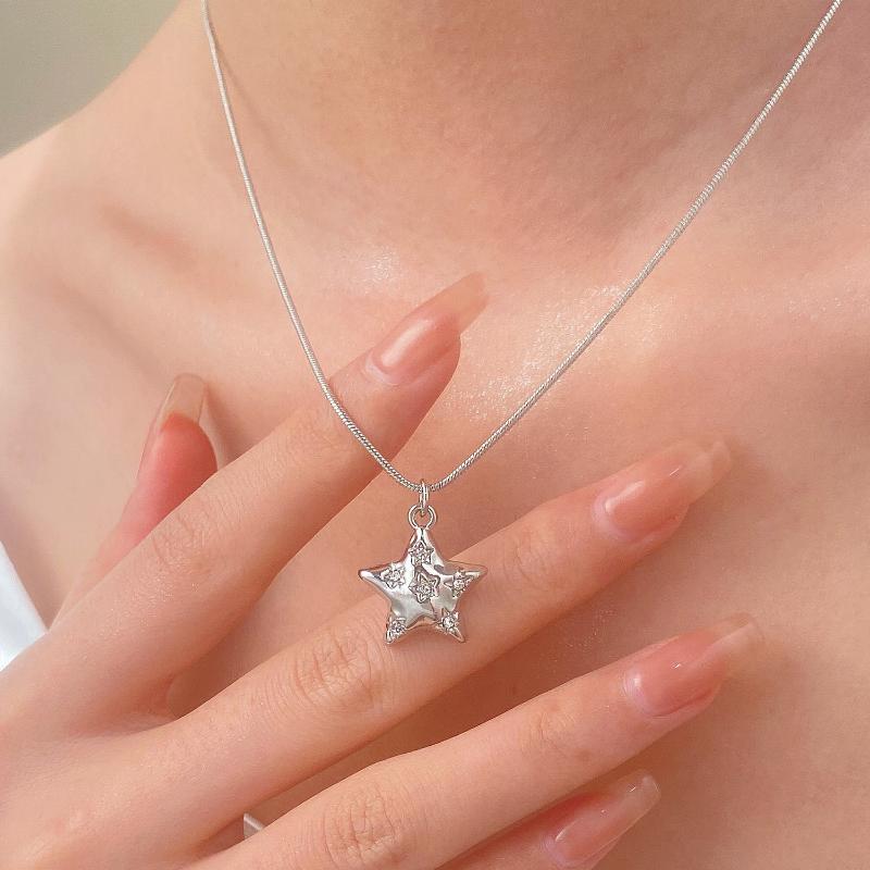 Trendy Rhinestone Star Pendant Necklace Gold Silver Color Non-fading Women Jewelry for Family Gathering Party Wear