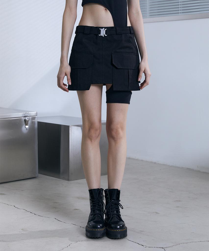 Bunteu Buckle Belt Cargo Mini Skirt (Black)