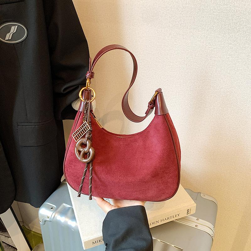 2025 New Autumn and Winter Suede Underarm Bag Women's Niche Trend Dumpling Bag Women's Commuter Retro Shoulder Bag