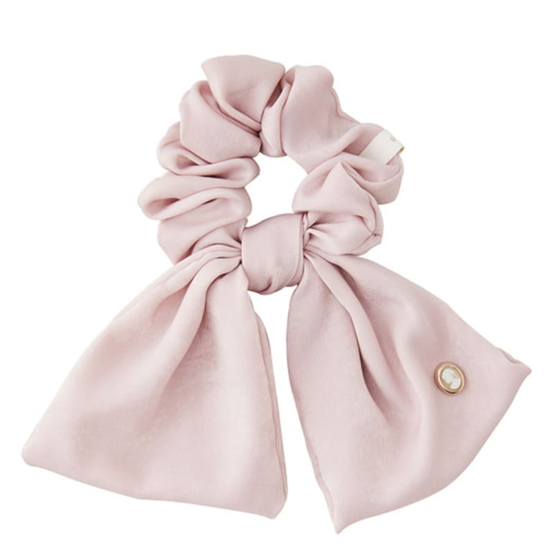 Oar Cameo Satin Ruffle Scrunchie [Pink]