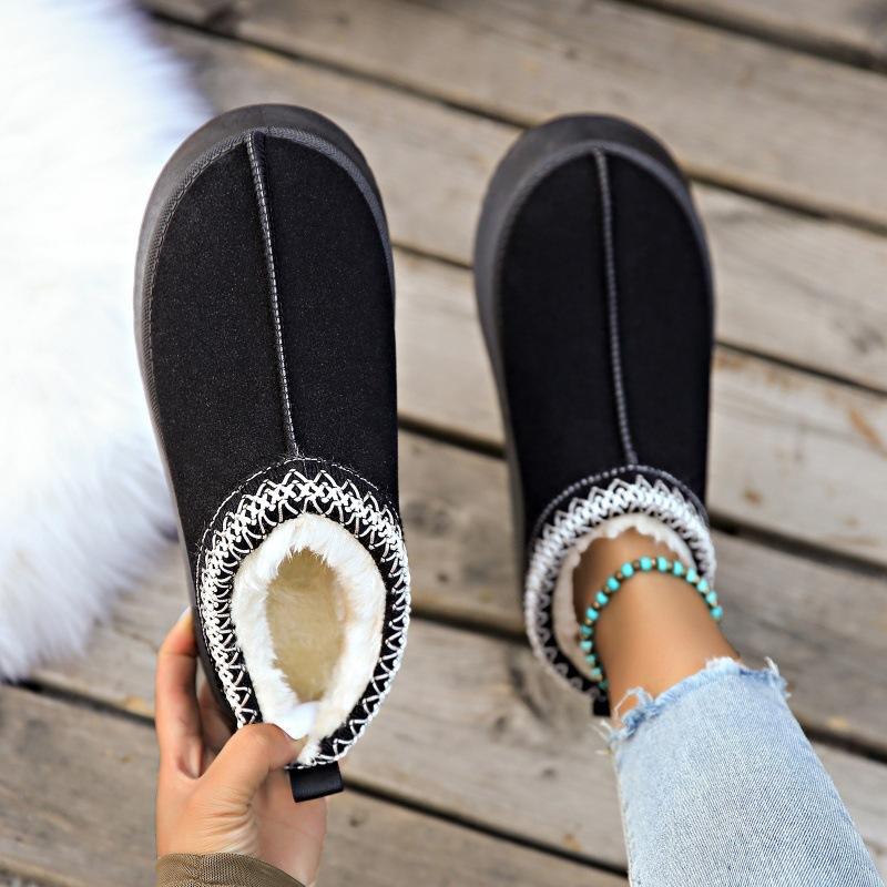 Thick-soled snow boots women's 2024 winter new piled and thickened Northeast large cotton shoes with one pedal of bread fluff shoes