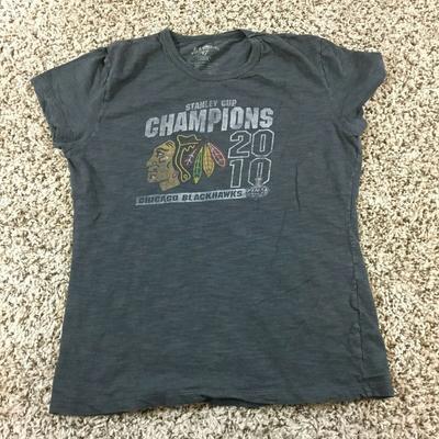 Chicago Blackhawks Banner 47 Women Sz M 2010 Hockey Shirt Dark Gray Unisex T-Shirt