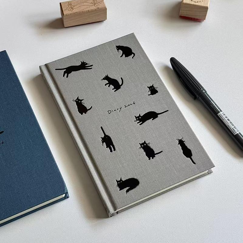 

Иллюстрация мультяшного котенка Блокнот B5 Твердый переплет Список дел Ежедневник 2026 Книга расписания Подарок