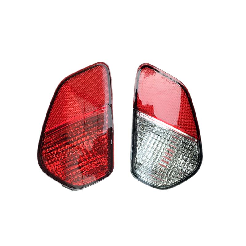 Car Rear Bumper Light Assembly For Mitsubishi Outlander 2016-2025  Fog Light Rear Tail Light Bumper Light With Bulb