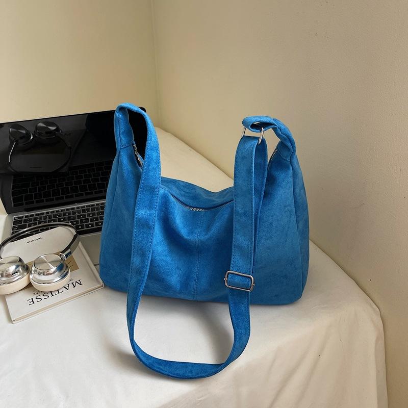 Autumn and winter retro bag women's new versatile commuter tote bag casual large-capacity messenger dumpling bag