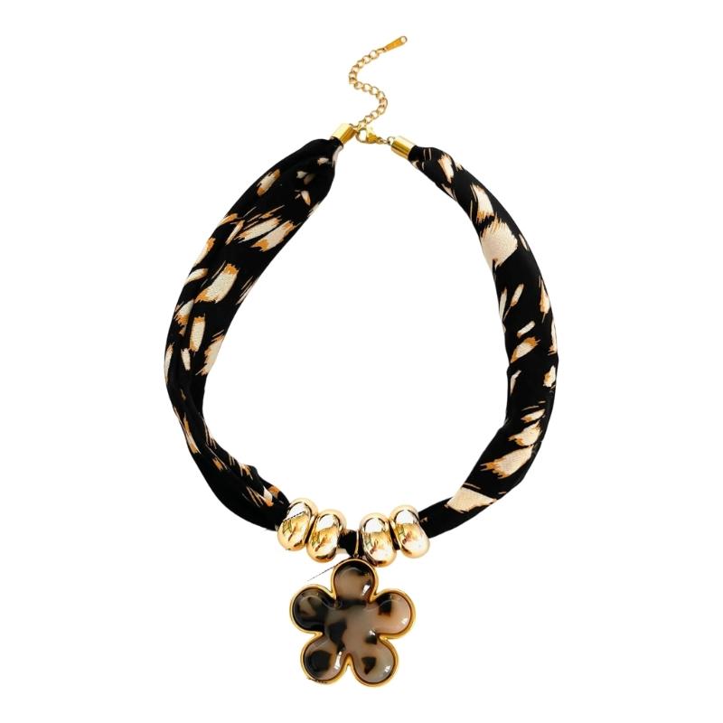 Stylish Leopard Print Rope Necklace With Floral Heart Pendant for Women Fashion Jewelry Gift