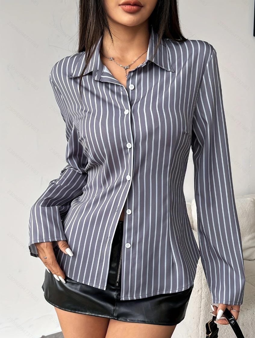 

Женская полосатая приталенная рубашка с длинным рукавом и акцентом на талии Large шифер серый