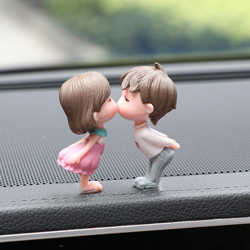 Cute Kissing Couple Dolls: Electric Car Interior Ornaments