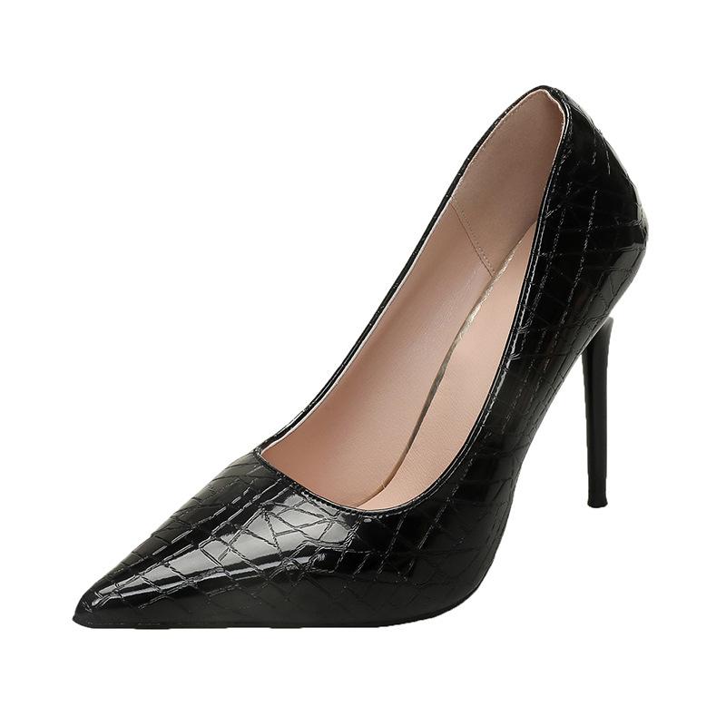 Korean Version of Temperament Pointed Black High Heels Autumn 2025 New Professional Single Shoes Women's Large Size Fashion Single Shoes