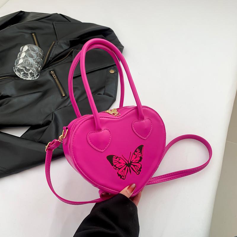 

Vintage Style Heart Bag With Zipper Closure And Internal Phone Pocket