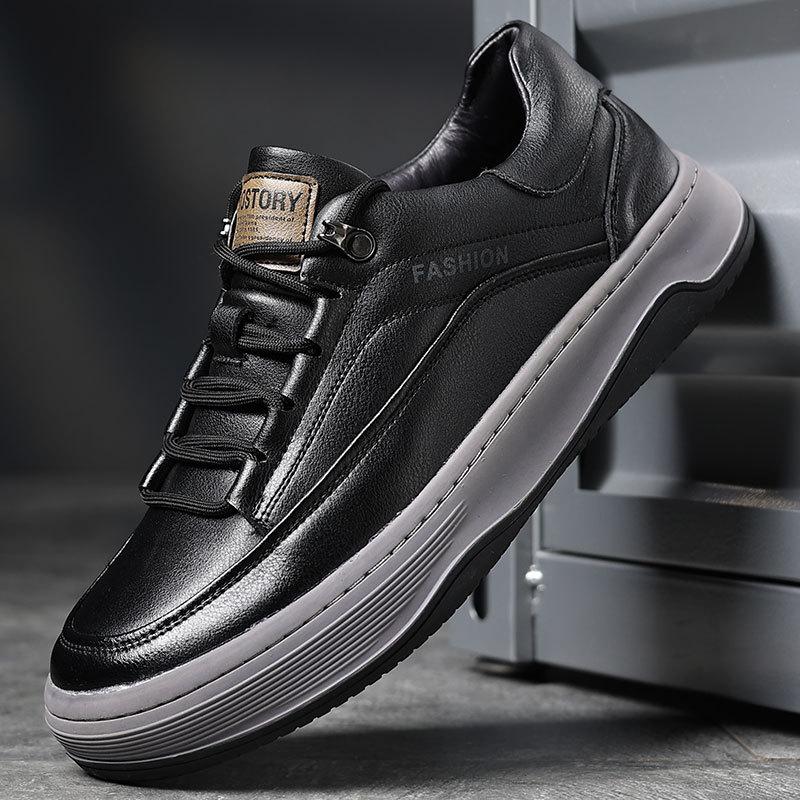 Men's Board Shoes Men's Leather 2025 Autumn New Casual Shoes Trend Soft Sole Sports Clown Versatile