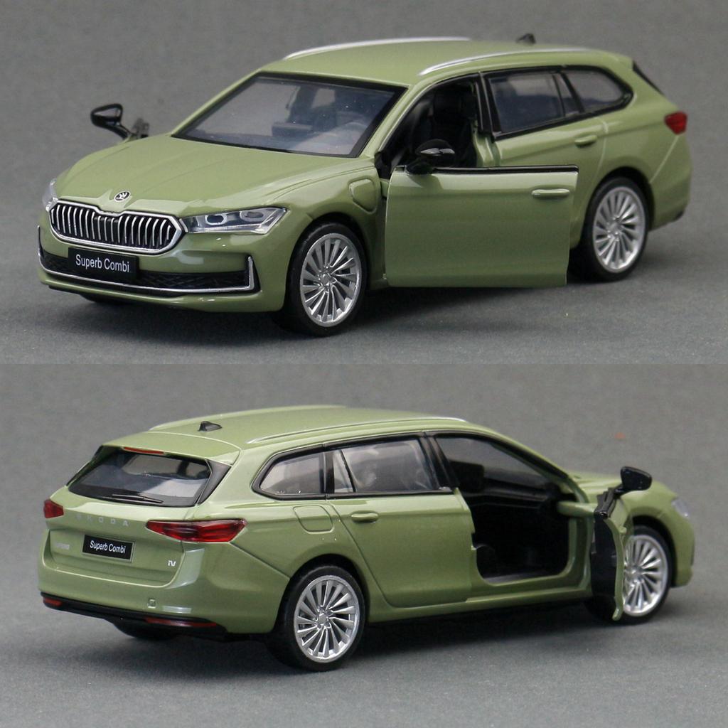 CXUX8 1:35 SKODA SUPERB Combi IV Alloy Station Wagon Car Model Diecasts Metal Vehicles Car Model Sound Light Simulation Kids Toys Gift