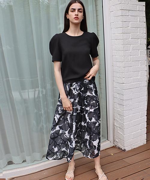Demi Gnimonic Pintuck Big Flower Black Skirt