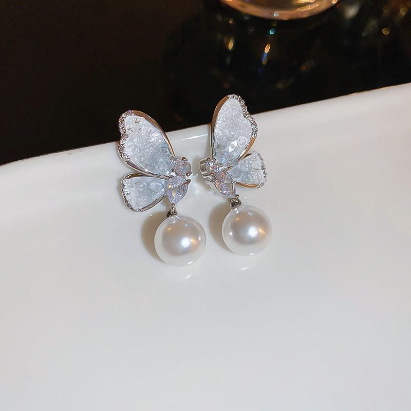 Vintage Steel Teardrop Cat Eye Earrings for Women - Retro, High-End, Versatile Fashion Ear Studs