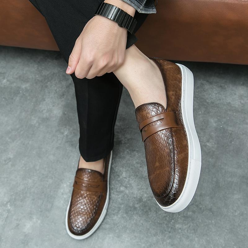 Mode Vulkanisierte Schuhe Herren PU Flacher Absatz Outdoor Leicht und Bequem Reiseschuhe Business Mode Slipper Größe 38-47 Herrenschuhe