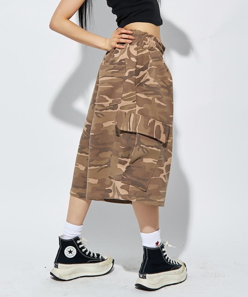 BATTRACT Cargo Cropped Bermuda Shorts Camo Beige