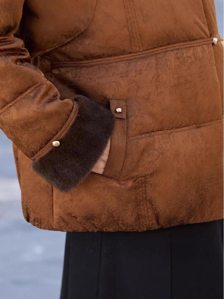 Premium Winter Down Jacket for 45-Year-Old Women: Short, Stylish, Cotton-filled Outerwear