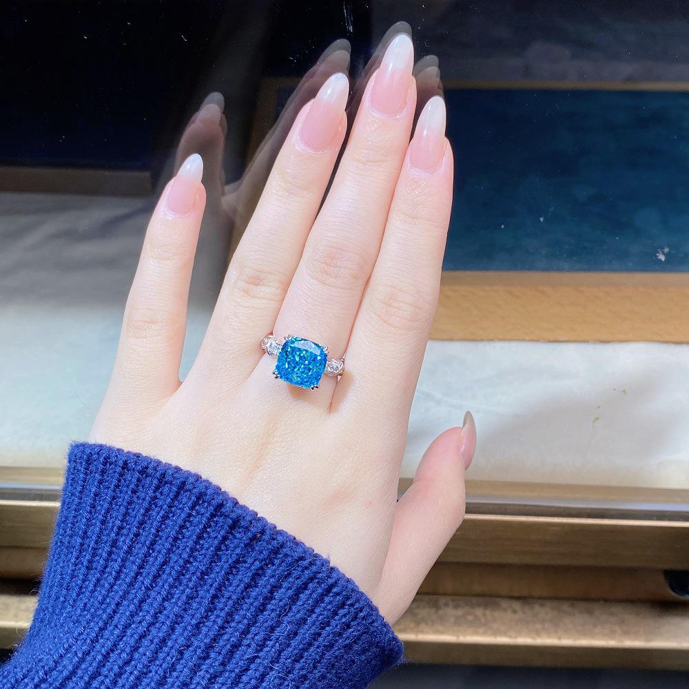 Exquisite S925 Silver Square Sugar High Carbon Diamond Women's Ring with Aquamarine Accent - Bold European/American Style.