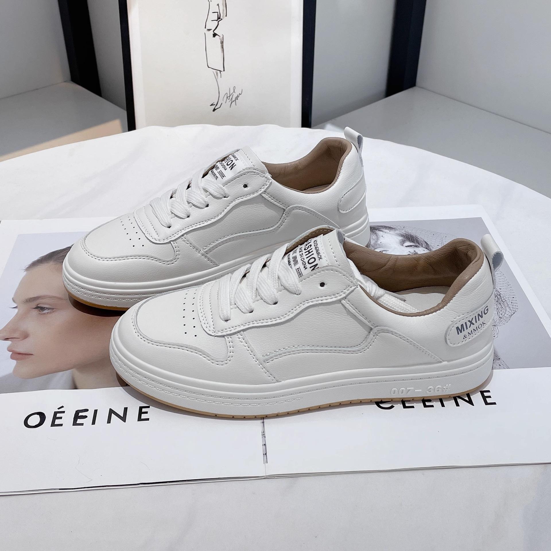 

Корейская версия модных белых туфель с мягкой подошвой для женщин, осень 2024, новые интернет-знаменитости, повседневные универсальные спортивные туфли на плоской подошве, прилив 40