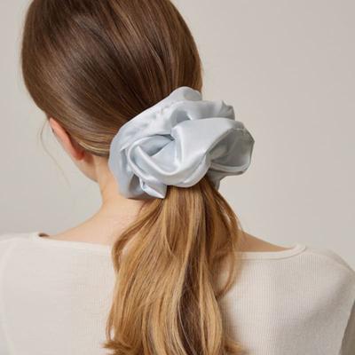 LILYKORI Seidiges Chubby Satin Scrunchie