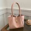 Versatile Leather Tote Bag Solid Color Large Capacity Shoulder Bag Vintage Handbag for Daily Use Travel and Commuting