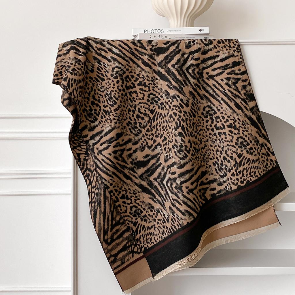 Schal Damen Winter Senior Sense Klassisch Retro Leopardenmuster Imitation Kaschmir Fransen Warm Vielseitiges Tuch