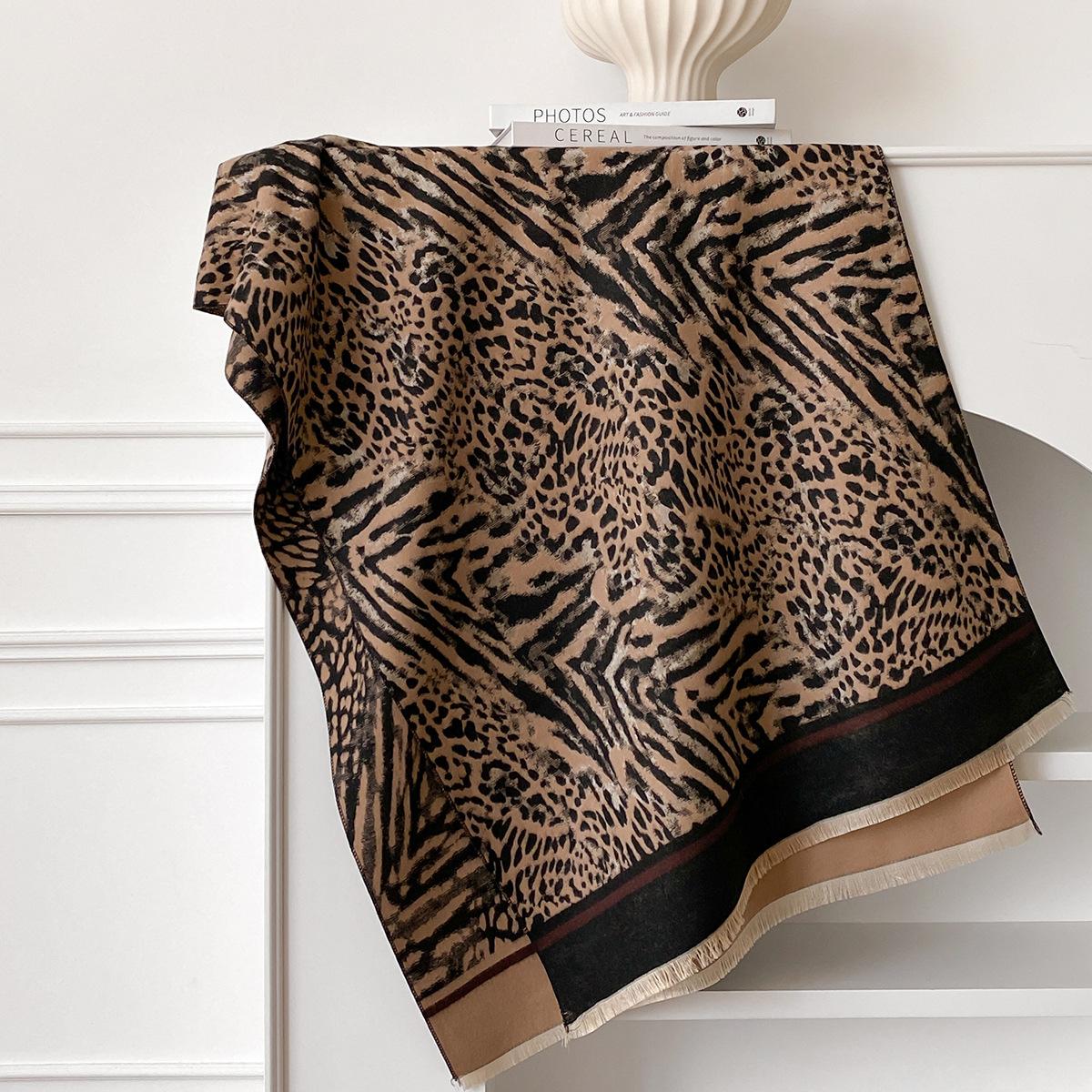 

Шарф Женский Зимний Чувство Зрелости Классический Ретро Леопардовый Принт Имитация Кашемира С Бахромой Теплый Универсальный Шаль 185*65cm черный коричневый