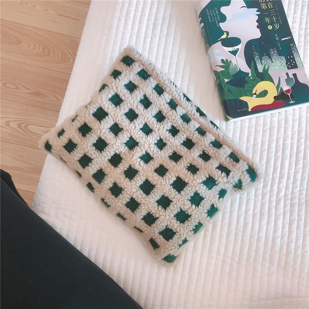 

124 Soft Plush Fabric Toiletries Storage Pouch Women Teen Girls Makeup Organizer Cosmetic Travel Bag Green/White