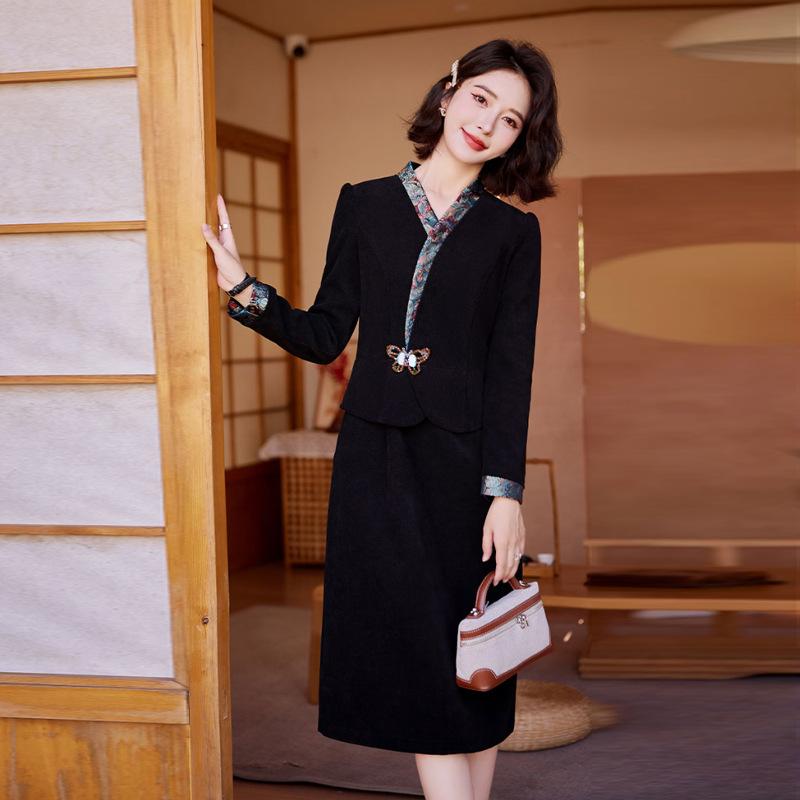 Платье с длинным рукавом женское весенне-осеннее новое темпераментное с высокой талией и стройнящее вязаное платье-юбка с имитацией двух частей M чёрный