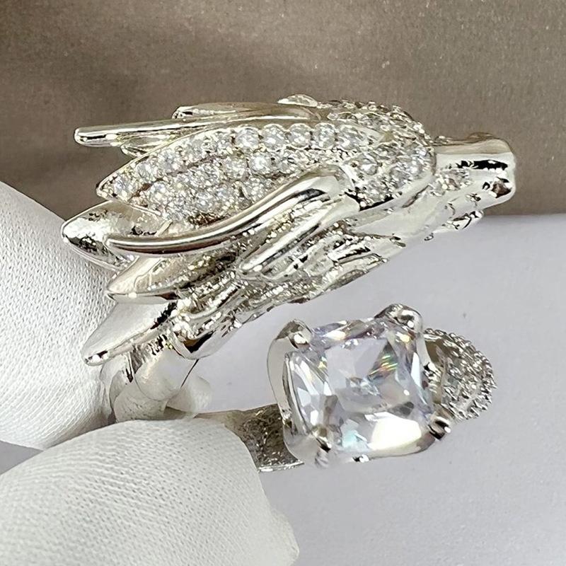 

2026 New Fashionable and Domineering Style with Adjustable Ring Opening, Trendy and Shiny Square Diamond Inlaid Zircon Zircon resizable