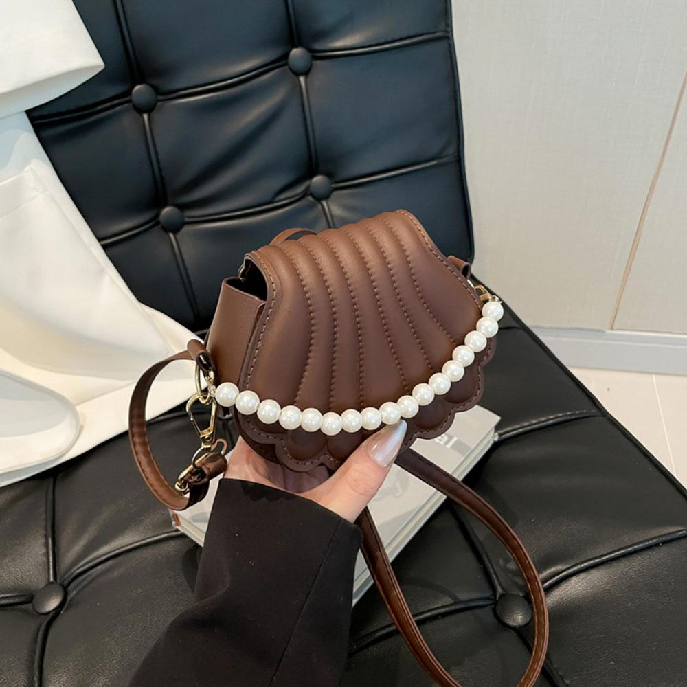 New Fashi Shell Shape Mini Women Crossbody Bag Pearl Chain Handbag Simple Design Ladies Underarm Bags For Daily Use